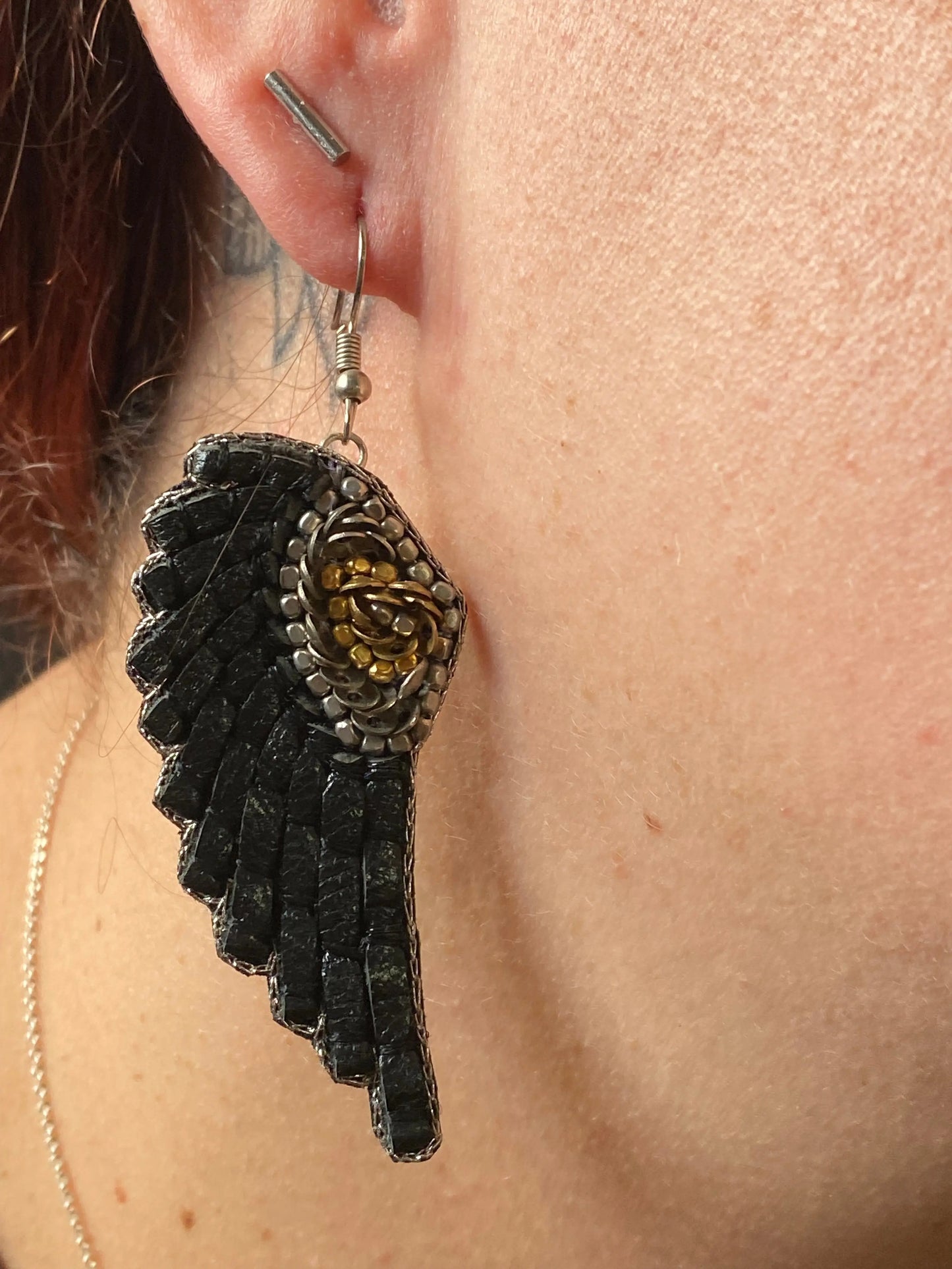 Boucles d'oreille cuir ailes noires Nahua