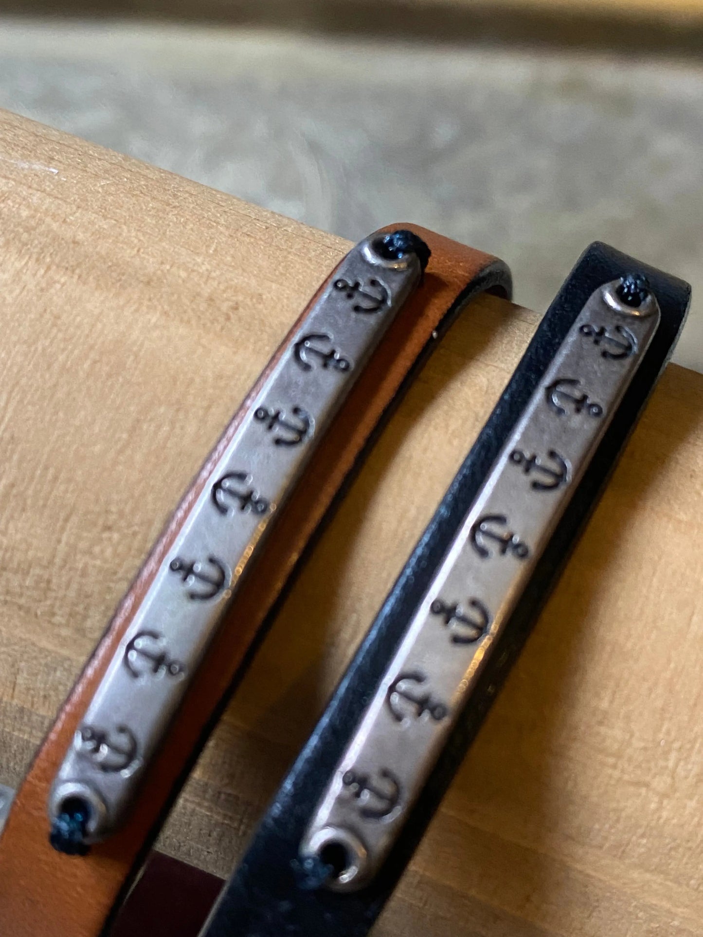 Bracelet homme cuir camel et ancres HS