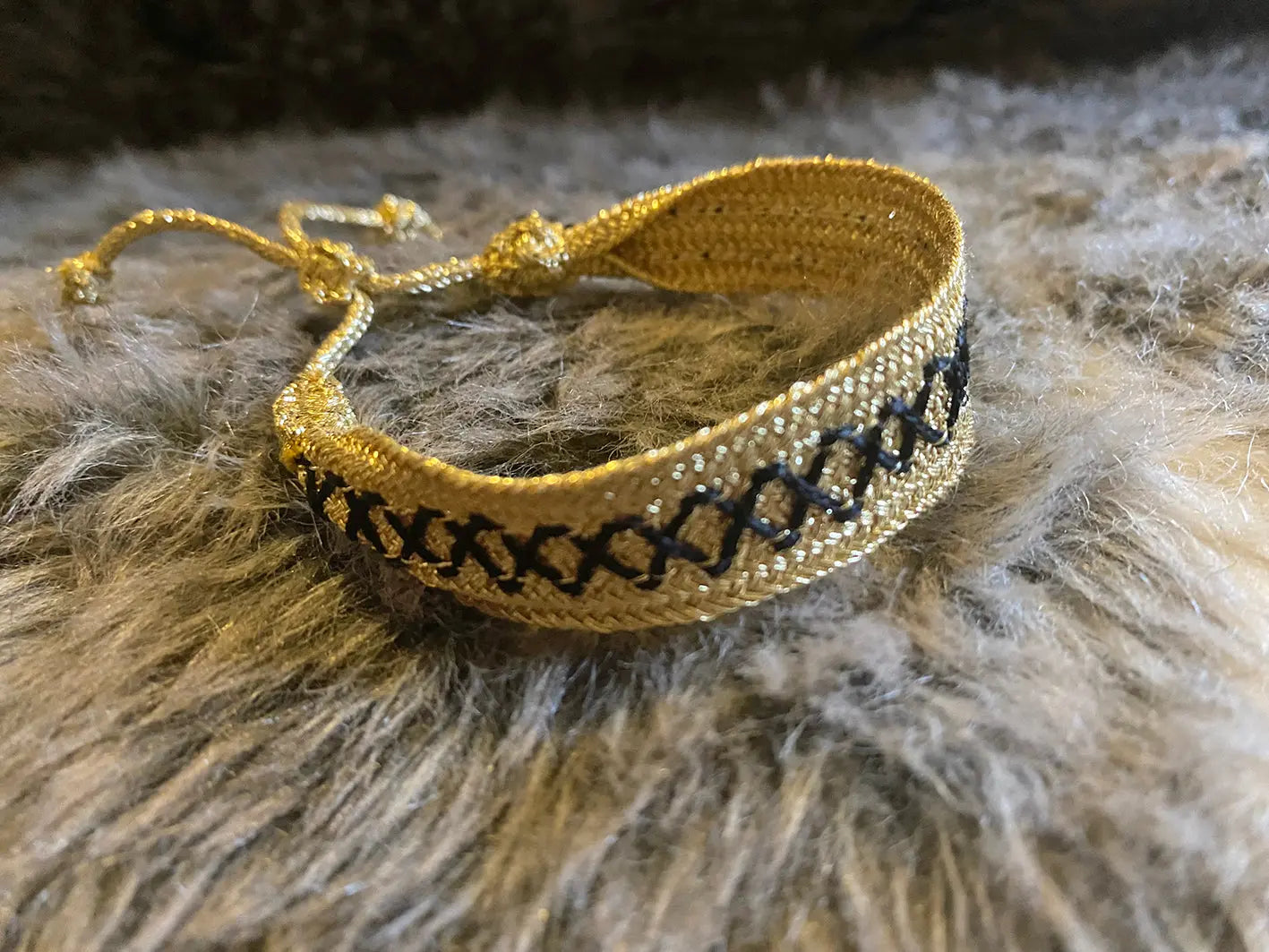 Bracelet passementerie DORE et NOIR ART&MISS
