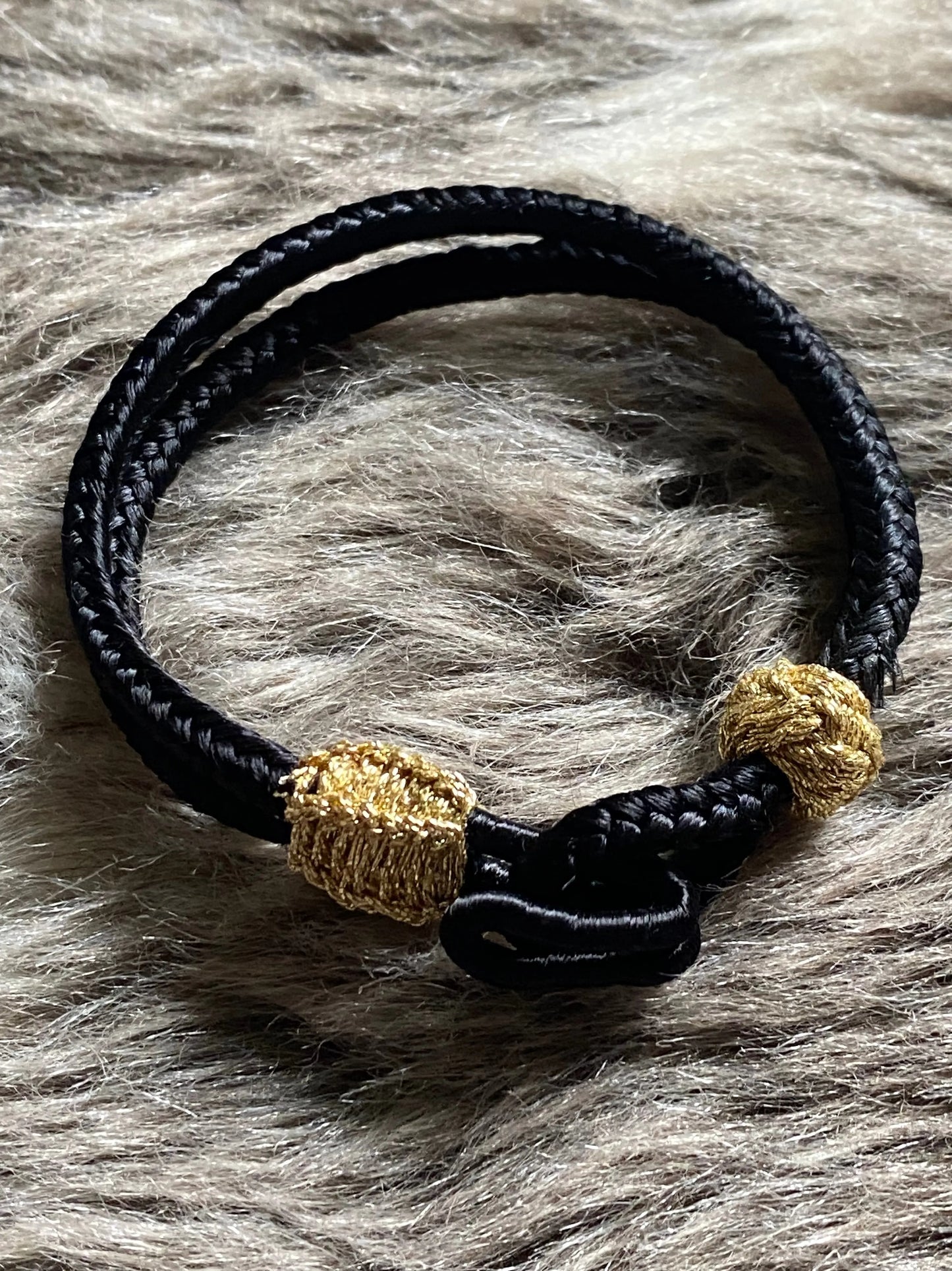 Bracelet passementerie NOIR et DORE ART&MISS