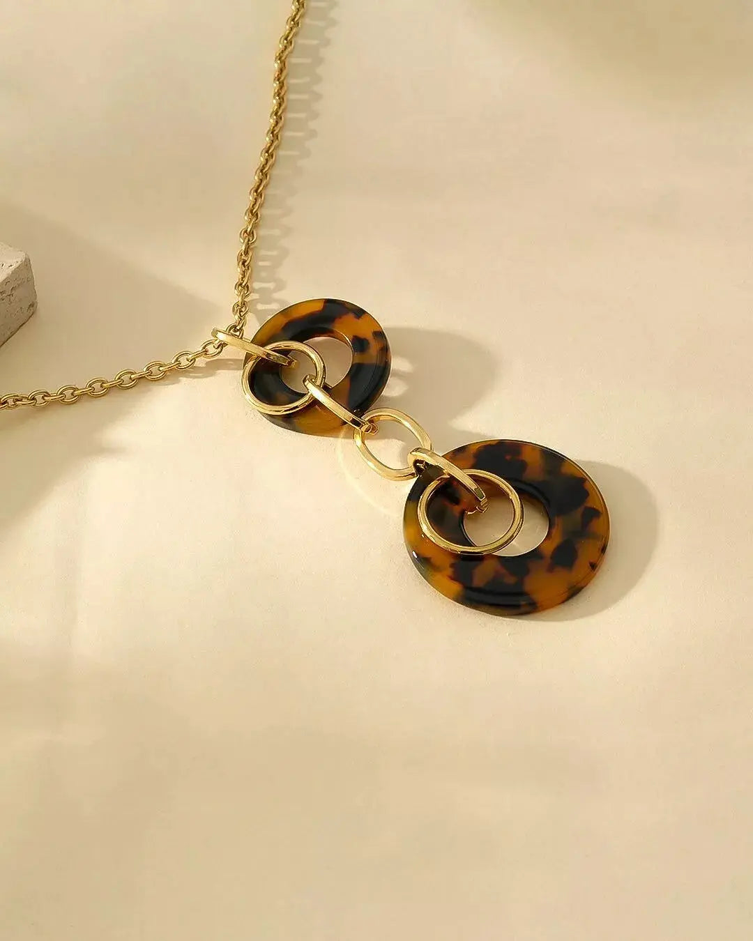 Collier Sautoir Chaîne Double Cercle Acrylique Motif Animalier Léopard Eclat Paris