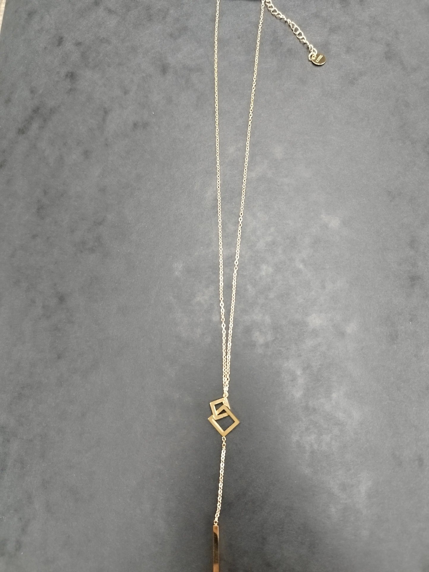 Collier doré, carré, en acier inoxydable Eclat Paris