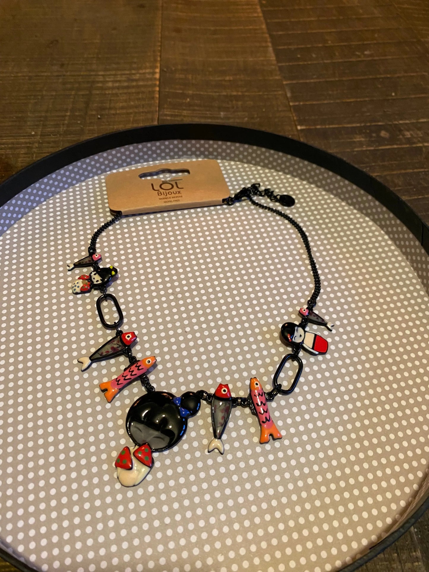 Collier sardines et poupées japonaises Lolilota