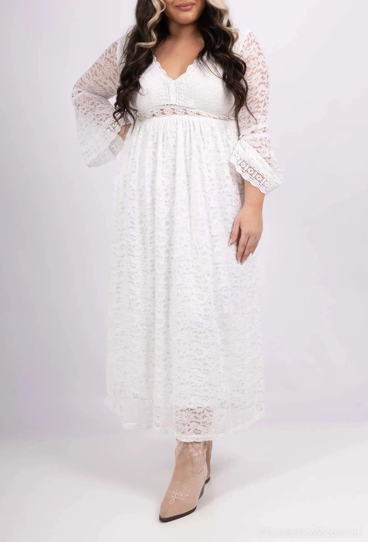 Robe blanche élégante en dentelle délicate LilieRose
