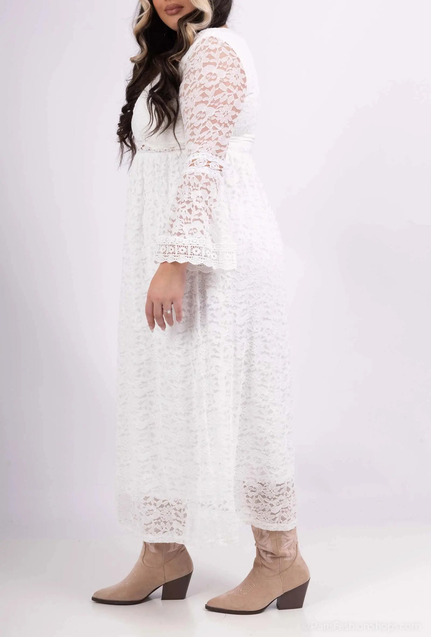 Robe blanche élégante en dentelle délicate LilieRose