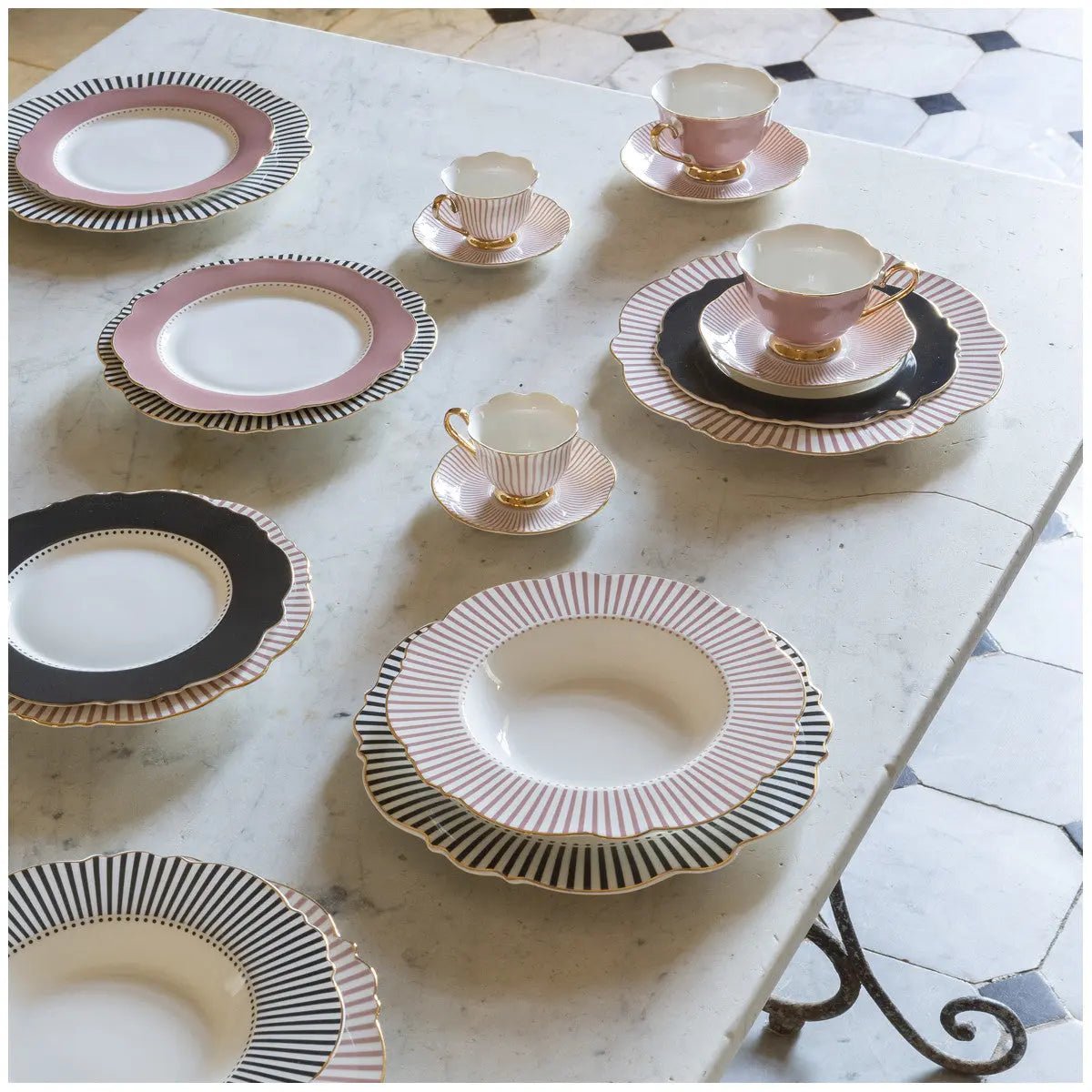 Assiette à dessert Madame de Récamier - Gris foncé Mathilde M