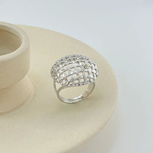 Bague Argentée Dôme Motif Quadrillé Eclat Paris
