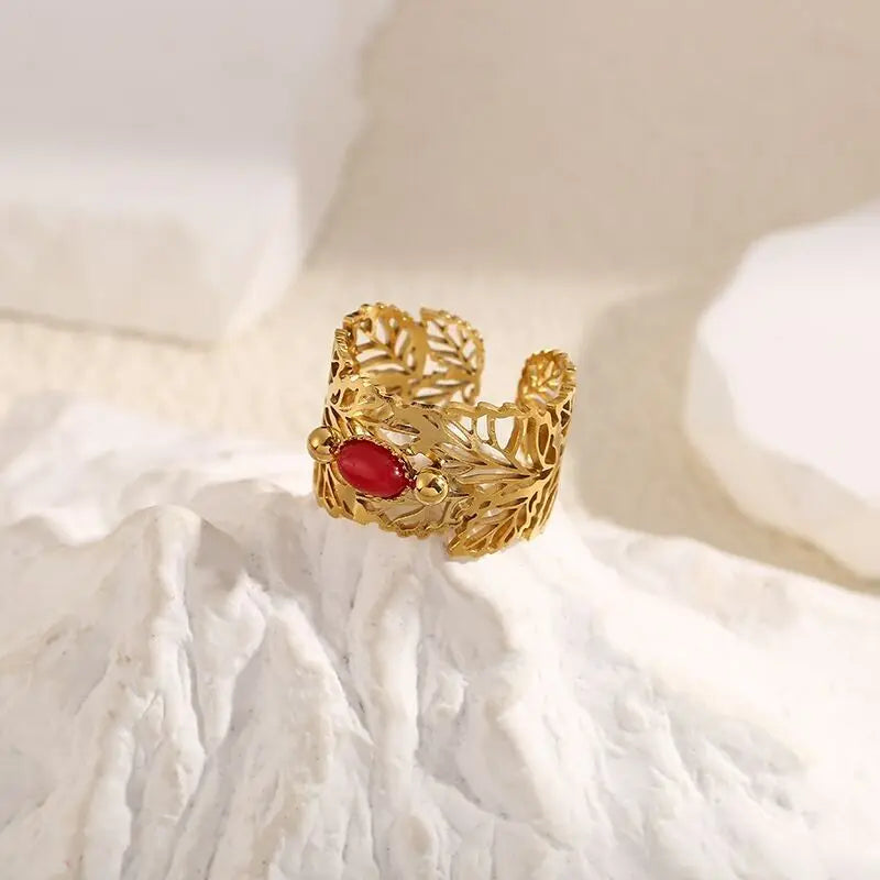 Bague Dorée Motif Feuilles Avec Pierre Ovale Eclat Paris