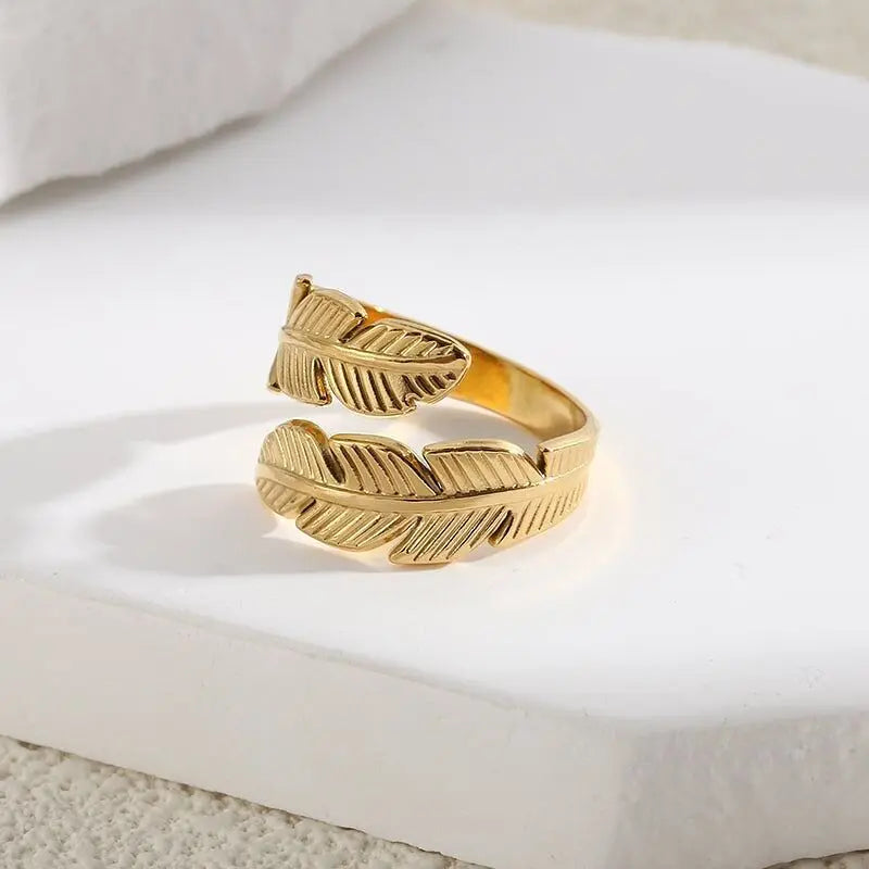 Bague Dorée Pointes En Feuilles Gravées Eclat Paris