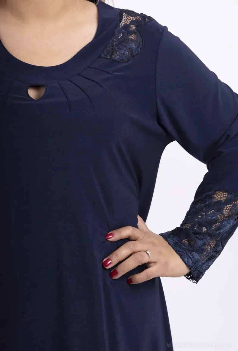Blouse marine en Dentelle à Détail Plié 2W Paris