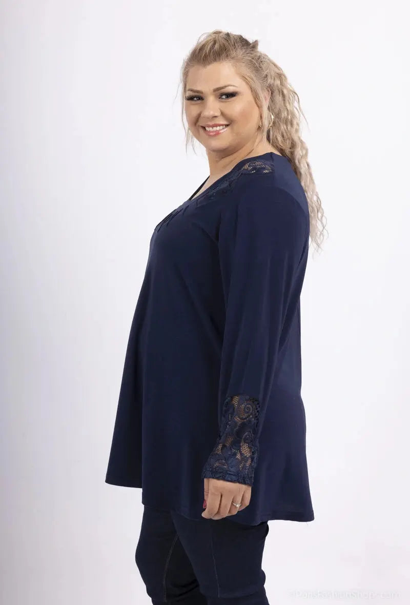 Blouse marine en Dentelle à Détail Plié 2W Paris