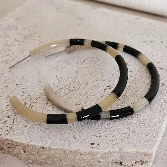 Boucles d'oreilles Créoles en Corne - 6 cm - Black LE COIN SAUVAGE