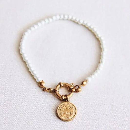 Bracelet en perles avec fermoir rond et pièce de monnaie -  doré Bazou