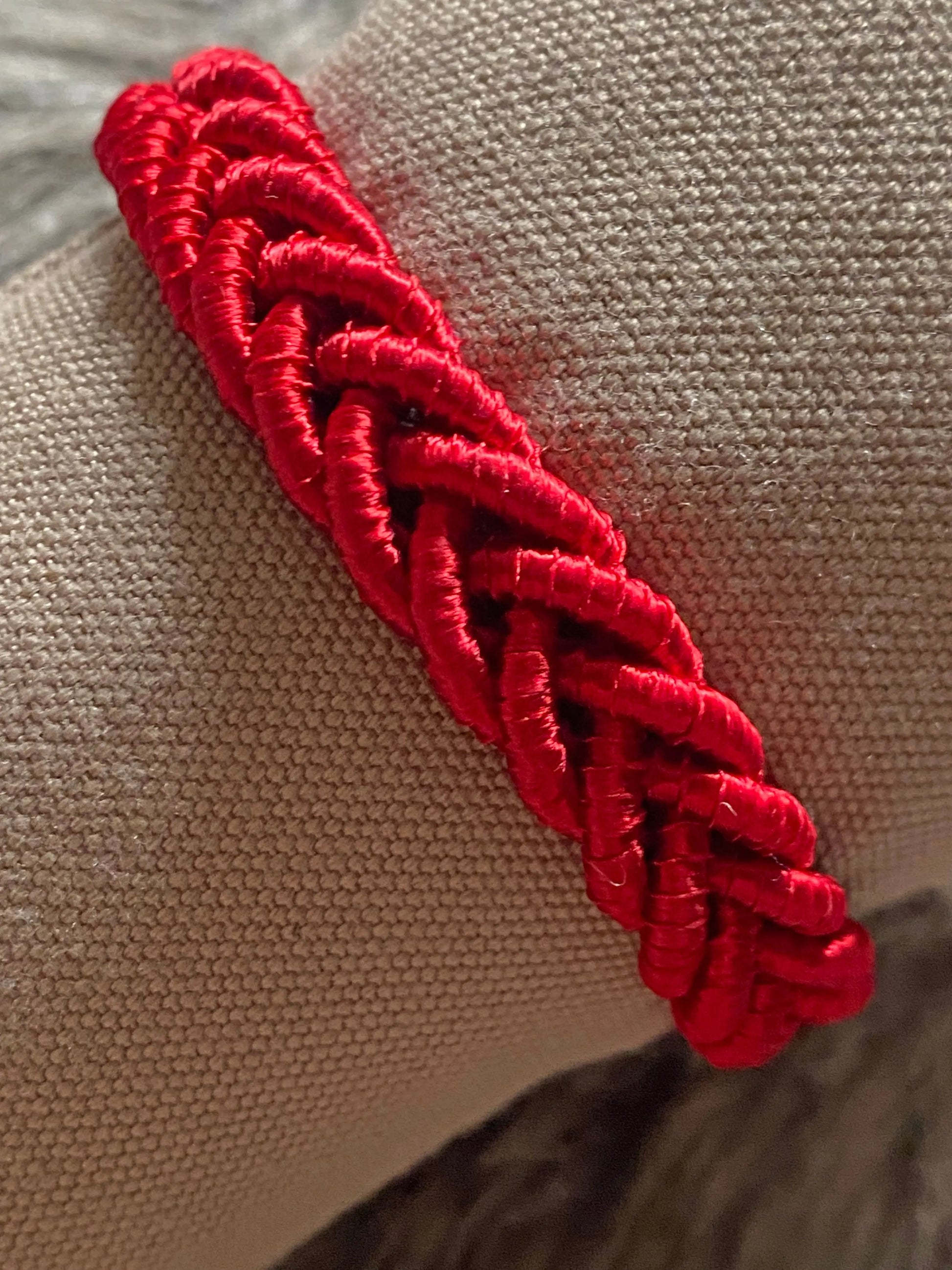 Bracelet passementerie ROUGE uni tressé ART&MISS