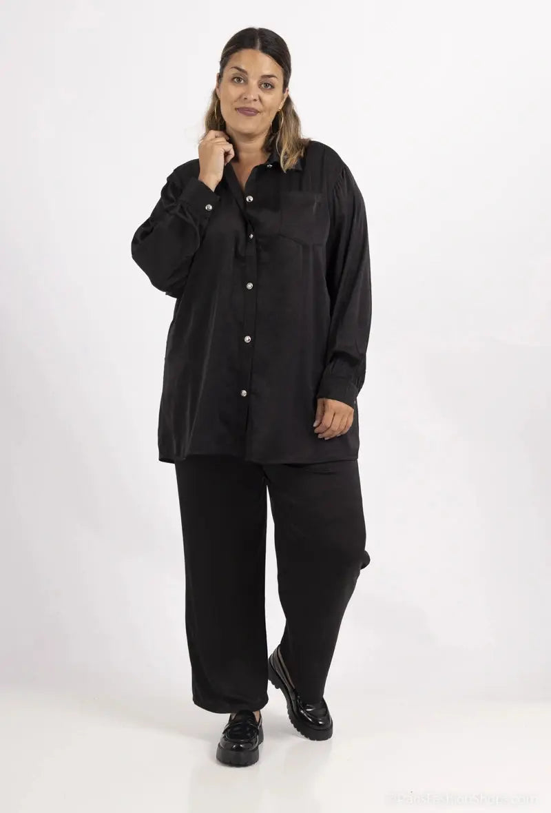 Chemises unicolore à bouton en satine Amy&Clo