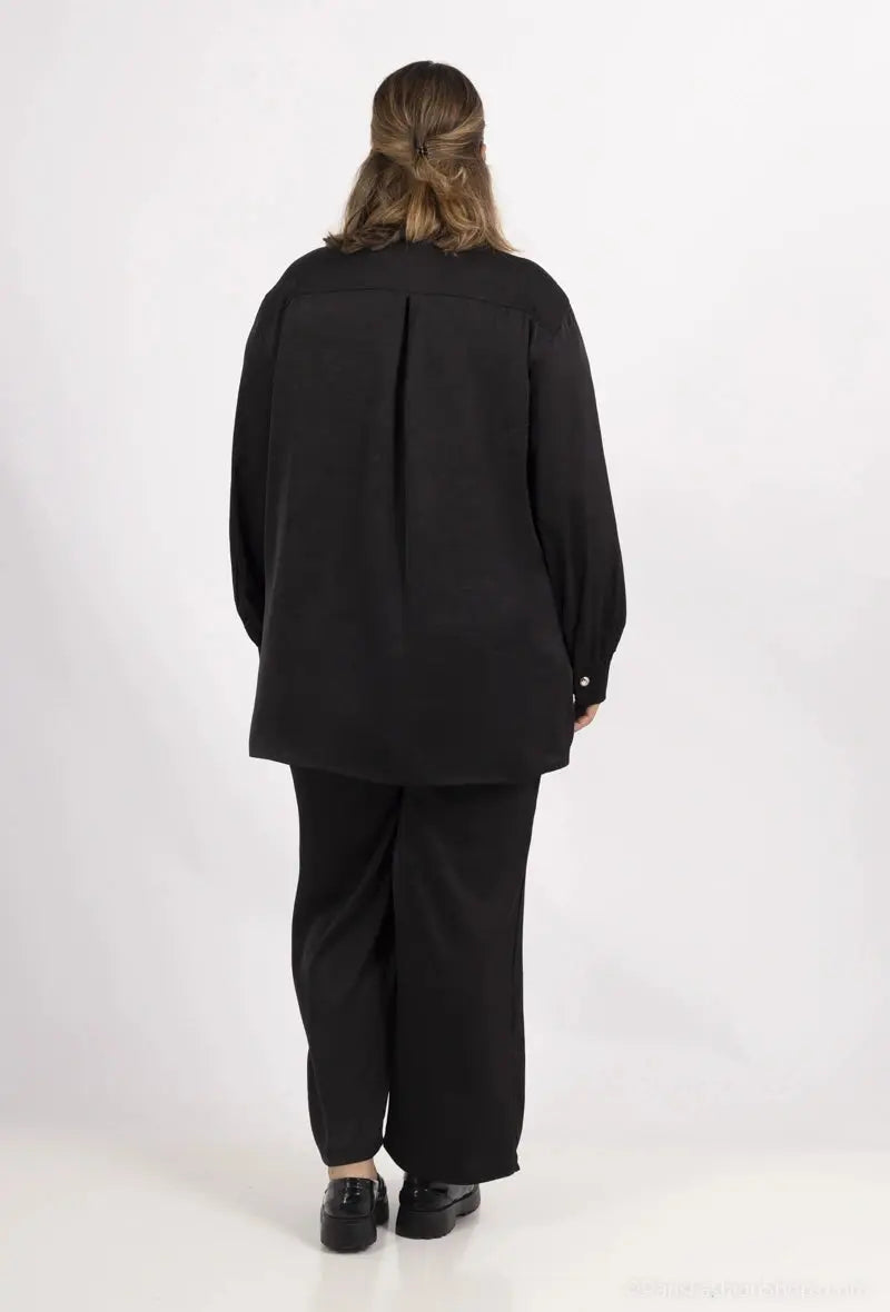 Chemises unicolore à bouton en satine Amy&Clo