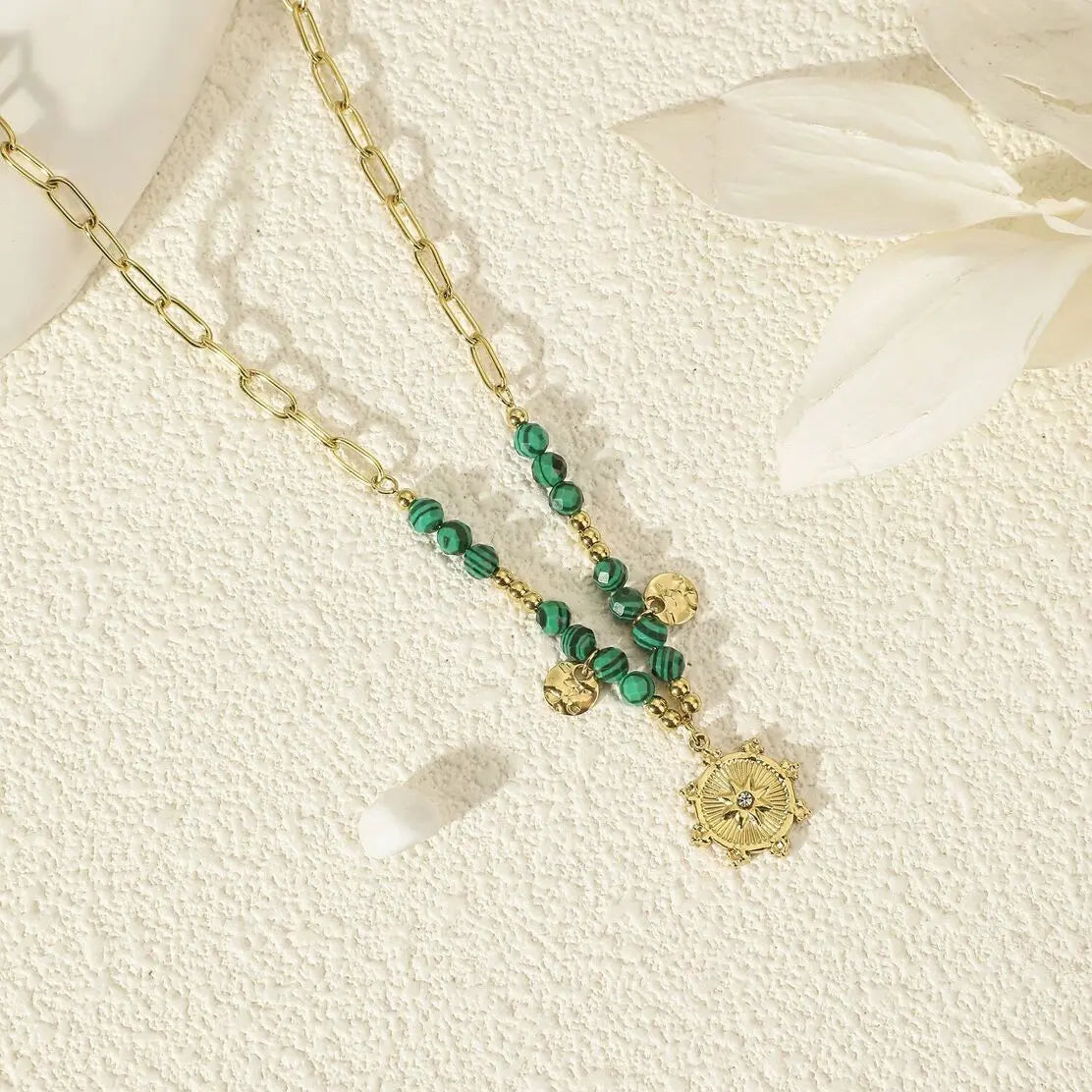 Collier Chaîne Dorée Pierre Pampilles Martelées Eclat Paris