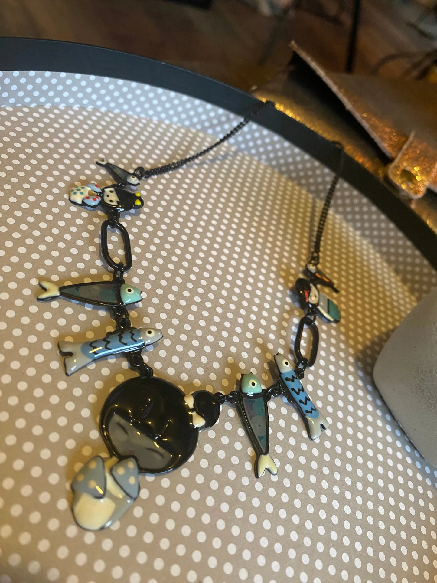 Collier sardines et poupées japonaises Lolilota
