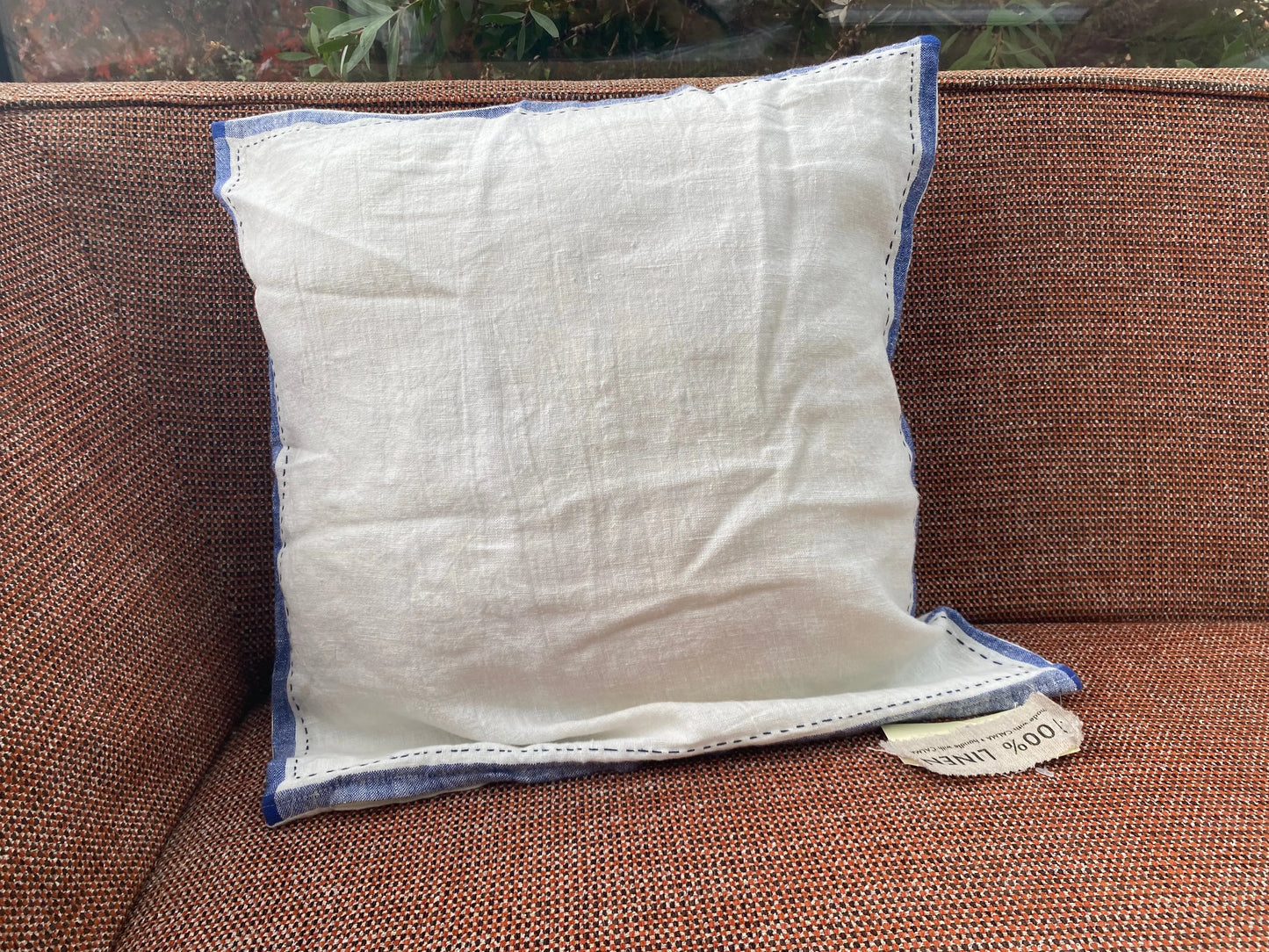 Coussin gris, rayures écrues (housse) Calma house