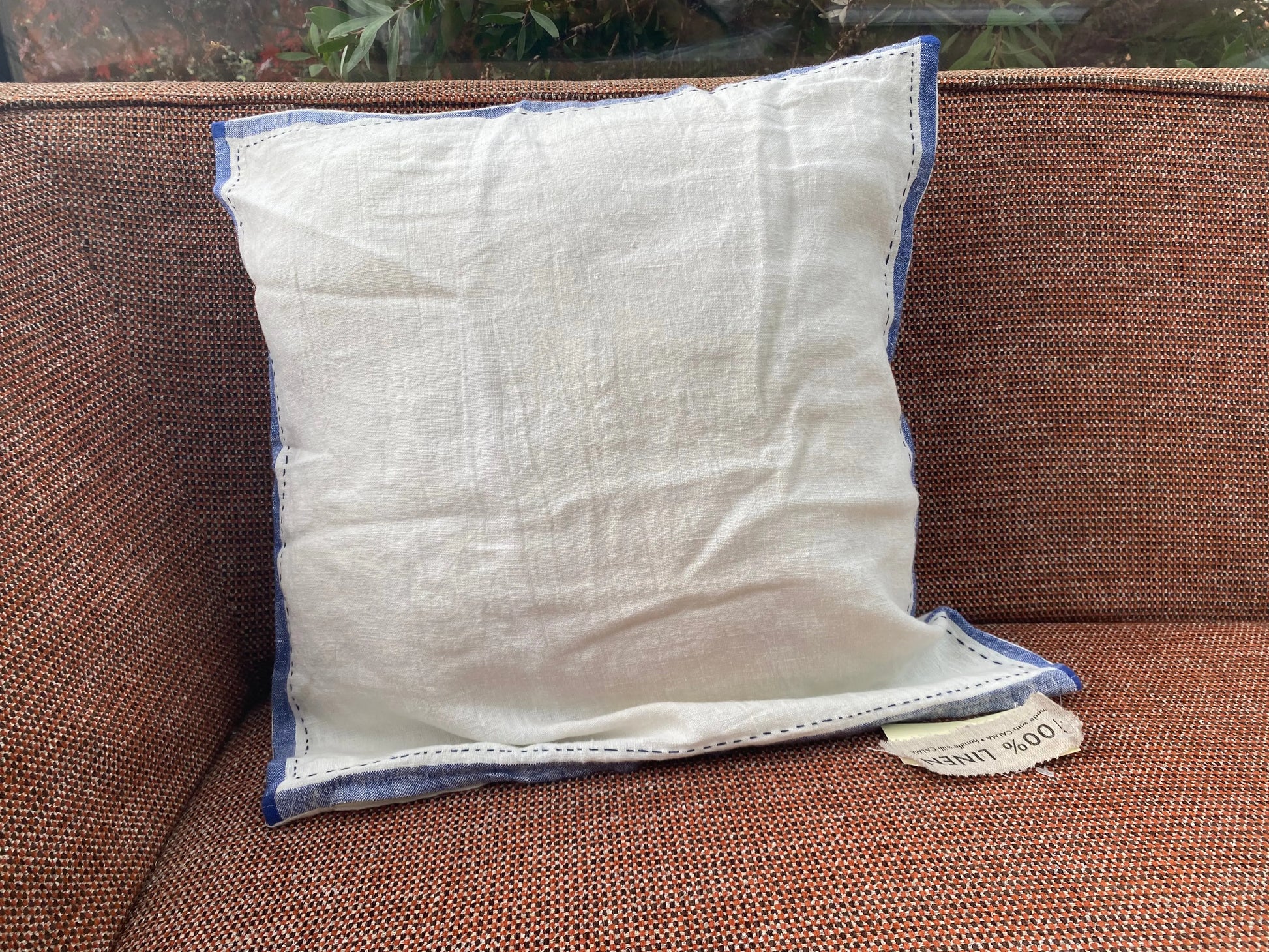 Coussin gris, rayures écrues (housse) Calma house