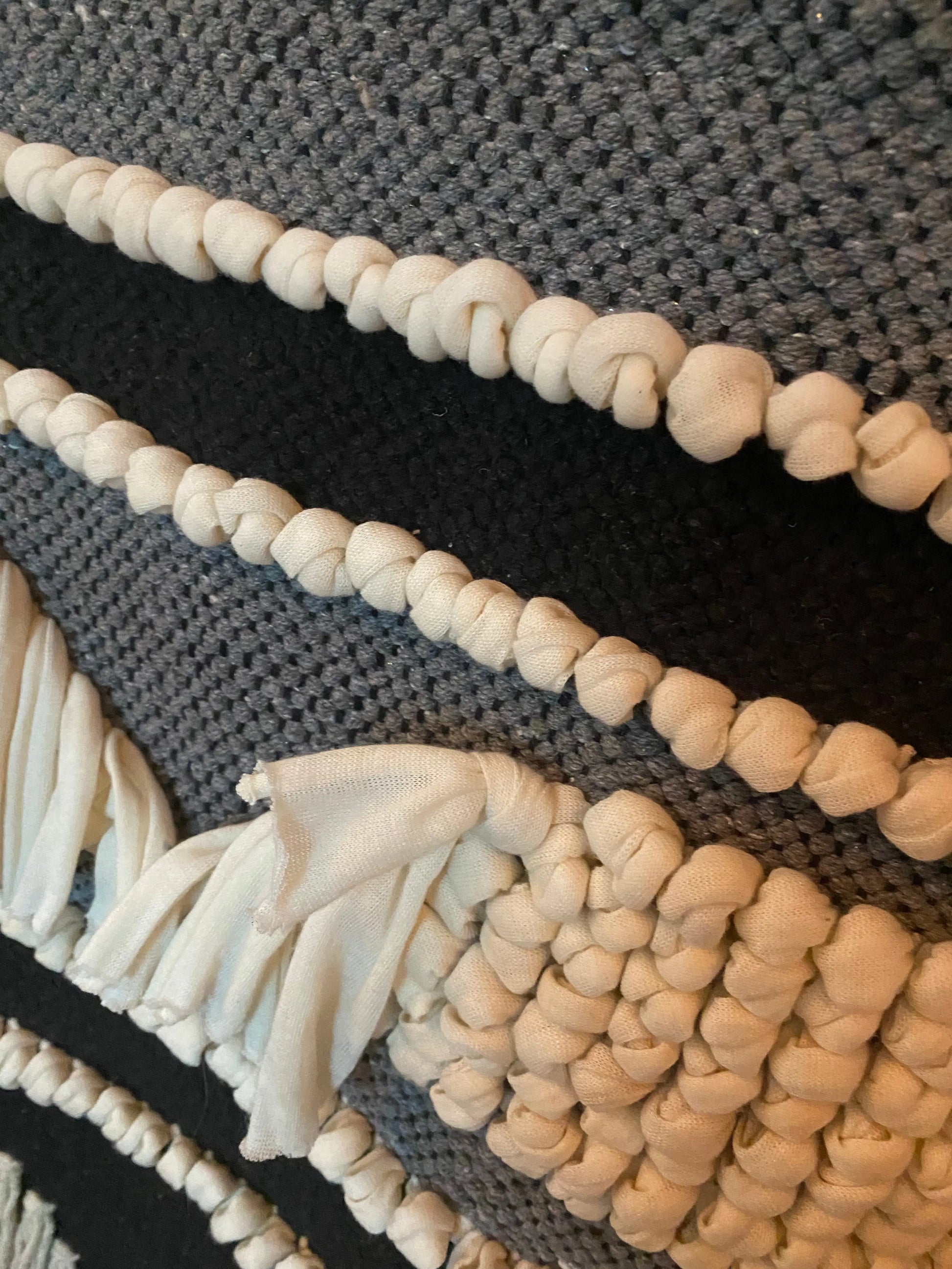 Décoration murale macramé naturel gris et noir J-L