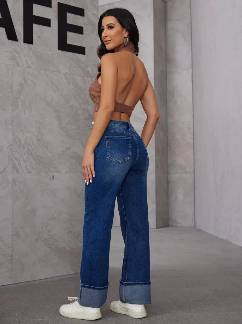 Jean incurvé à taille haute et jambes larges avec ourlet retroussé en bleu D68