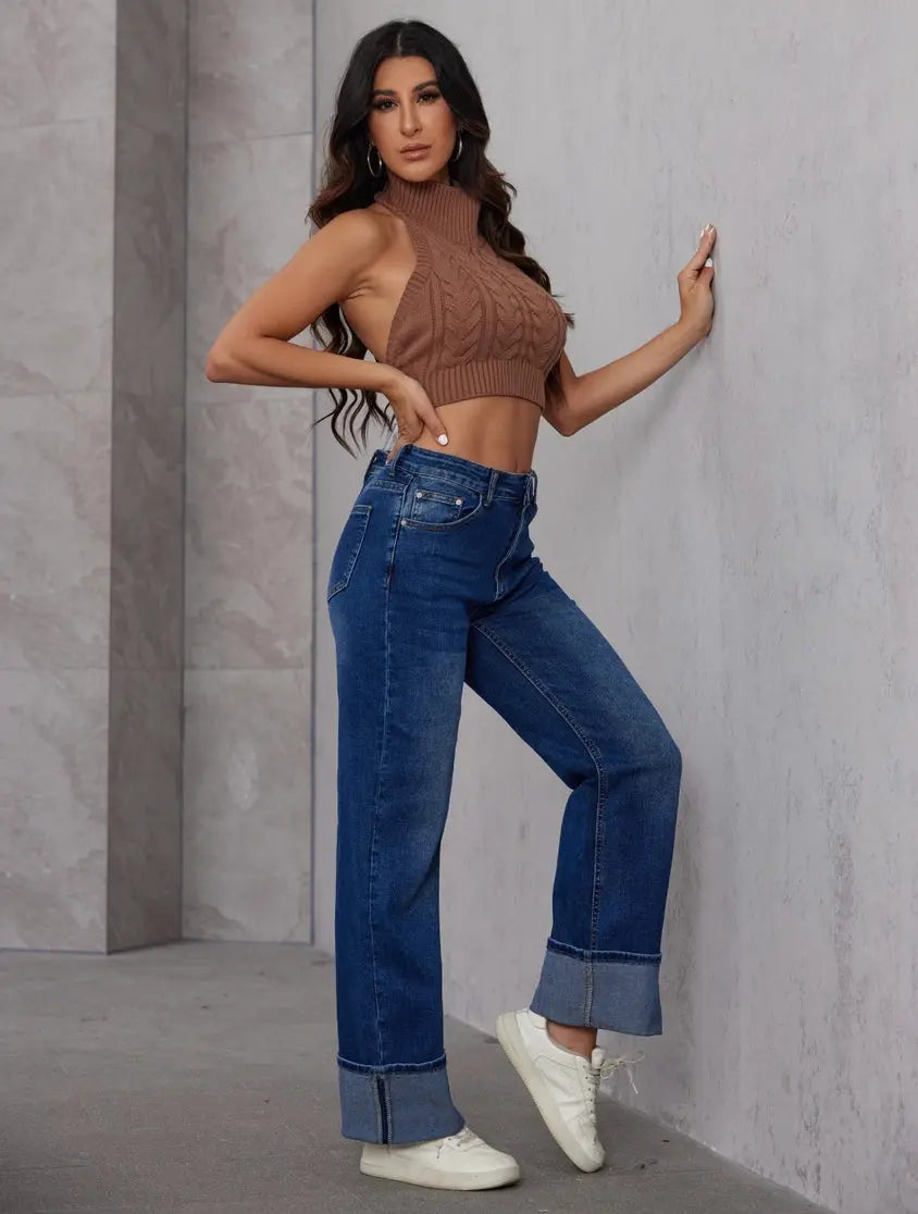 Jean incurvé à taille haute et jambes larges avec ourlet retroussé en bleu D68