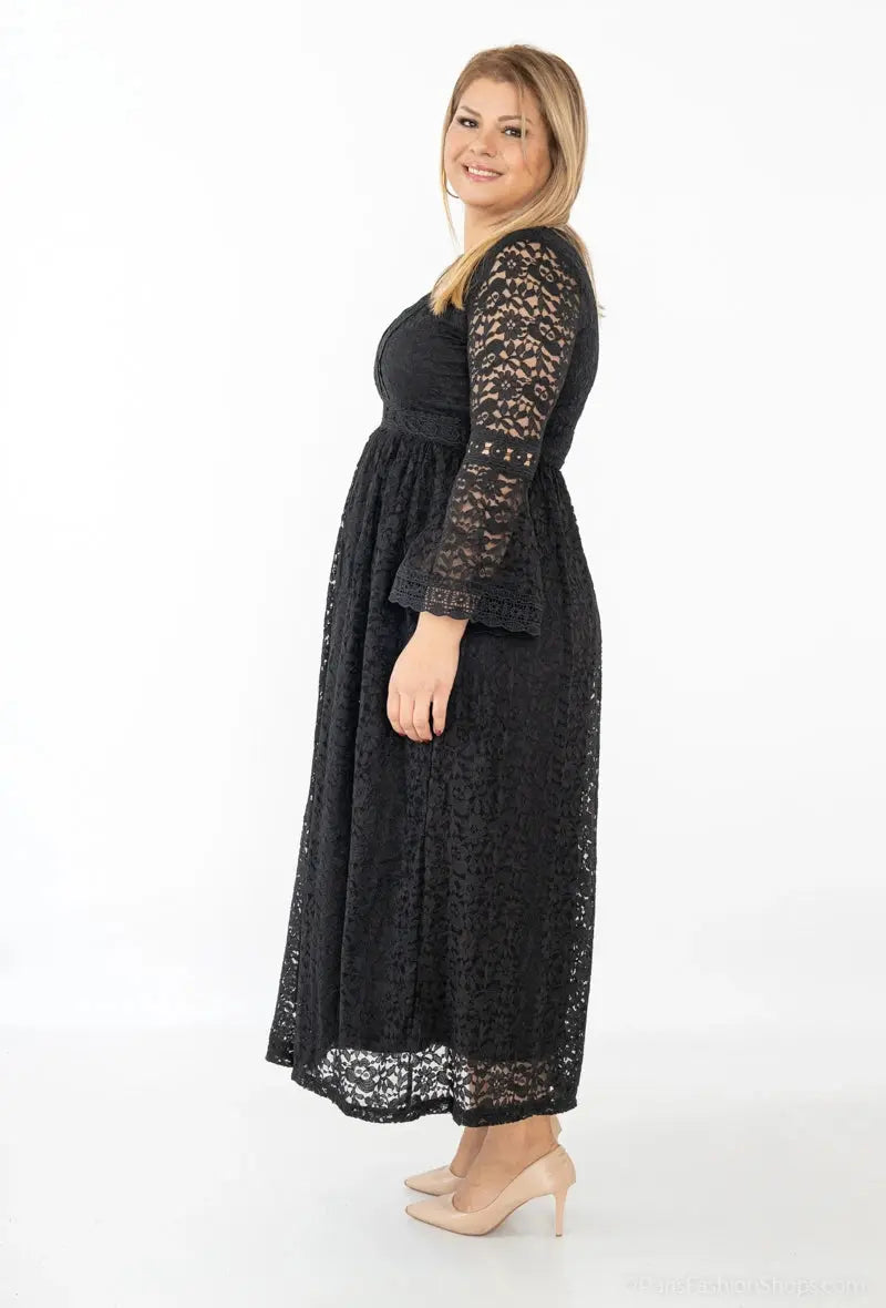 Robe noire élégante en dentelle délicate LilieRose